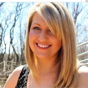 Meet your Posher, Elaine